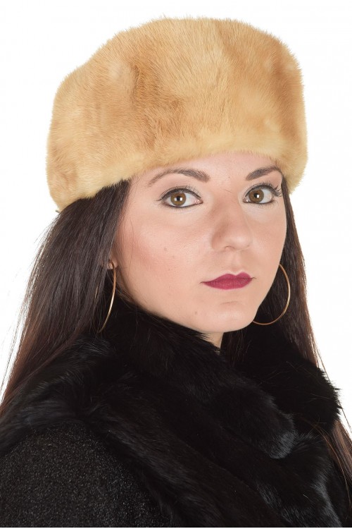 Бежова дамска шапка от естествен косъм 33.00 лв.