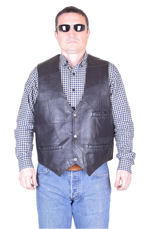 Хубав мъжки елек 52.00 лв.