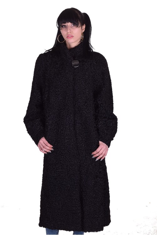 Черно палто от естествен косъм 180.00 лв.