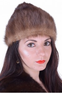 Красива дамска шапка от естествен косъм