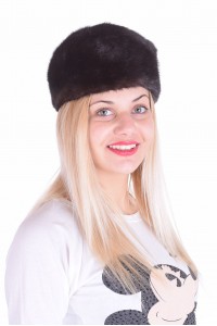 Хубава дамска шапка от естествен косъм