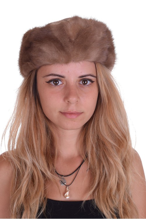 Светло кафява шапка от норка 20.00 лв.