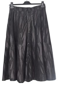 Екстравагантна пола от естествена кожа