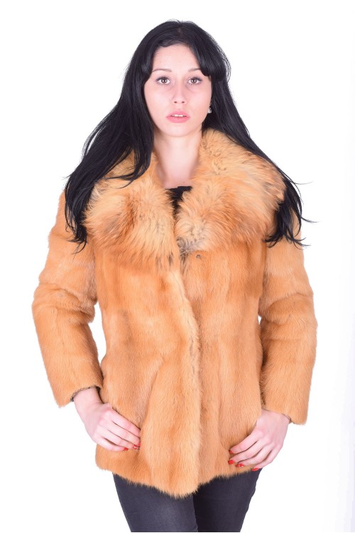 Тъмно оранжево палто от естествен косъм 89.00 лв.