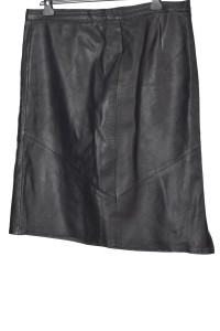 Грациозна черна дамски пола от естествена кожа