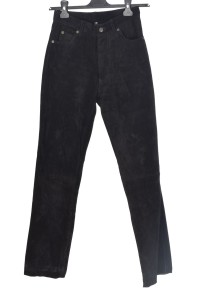 Грациозен дамски панталон от естествена кожа