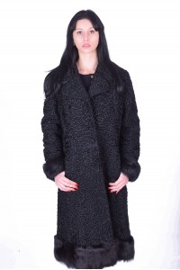 Черно палто от естествен косъм