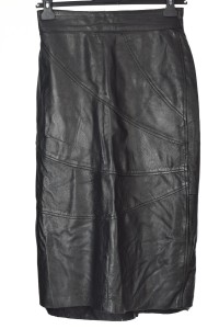Елегантна черна дамски пола от естествена кожа