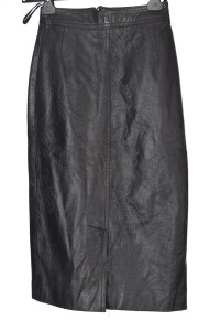 Грациозна черна дамски пола от естествена кожа