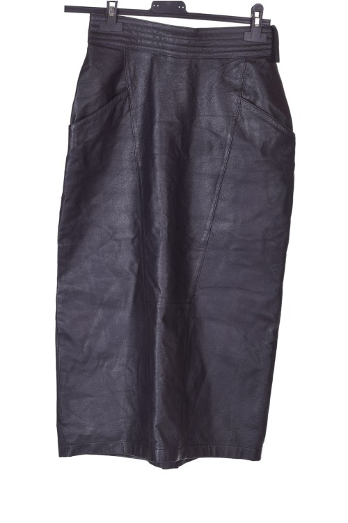 Дамска пола от естествена кожа 27.00 лв.