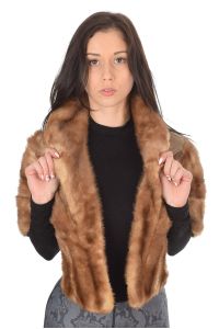 Яка от норка