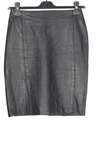 Черна пола от естествена кожа