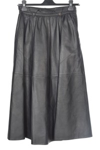 Елегантна черна пола от естествена кожа