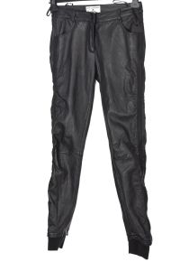 Елегантен дамски панталон от естествена кожа