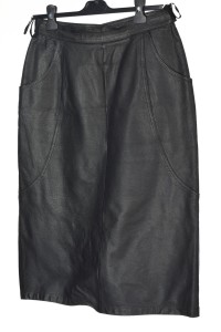 Класическа черна дамски пола от естествена кожа
