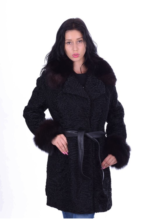 Черно палто от естествен косъм 251.00 лв.