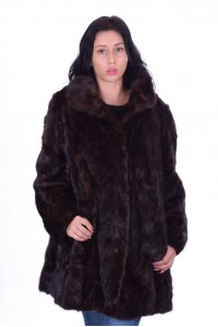 Тъмно кафяво дамско кожено палто