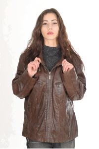 Чудесно кафяво яке от естествена кожа