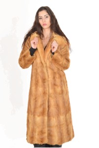 Елегантно дамско палто от норка