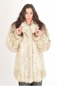 Луксозно дамско палто от лисица